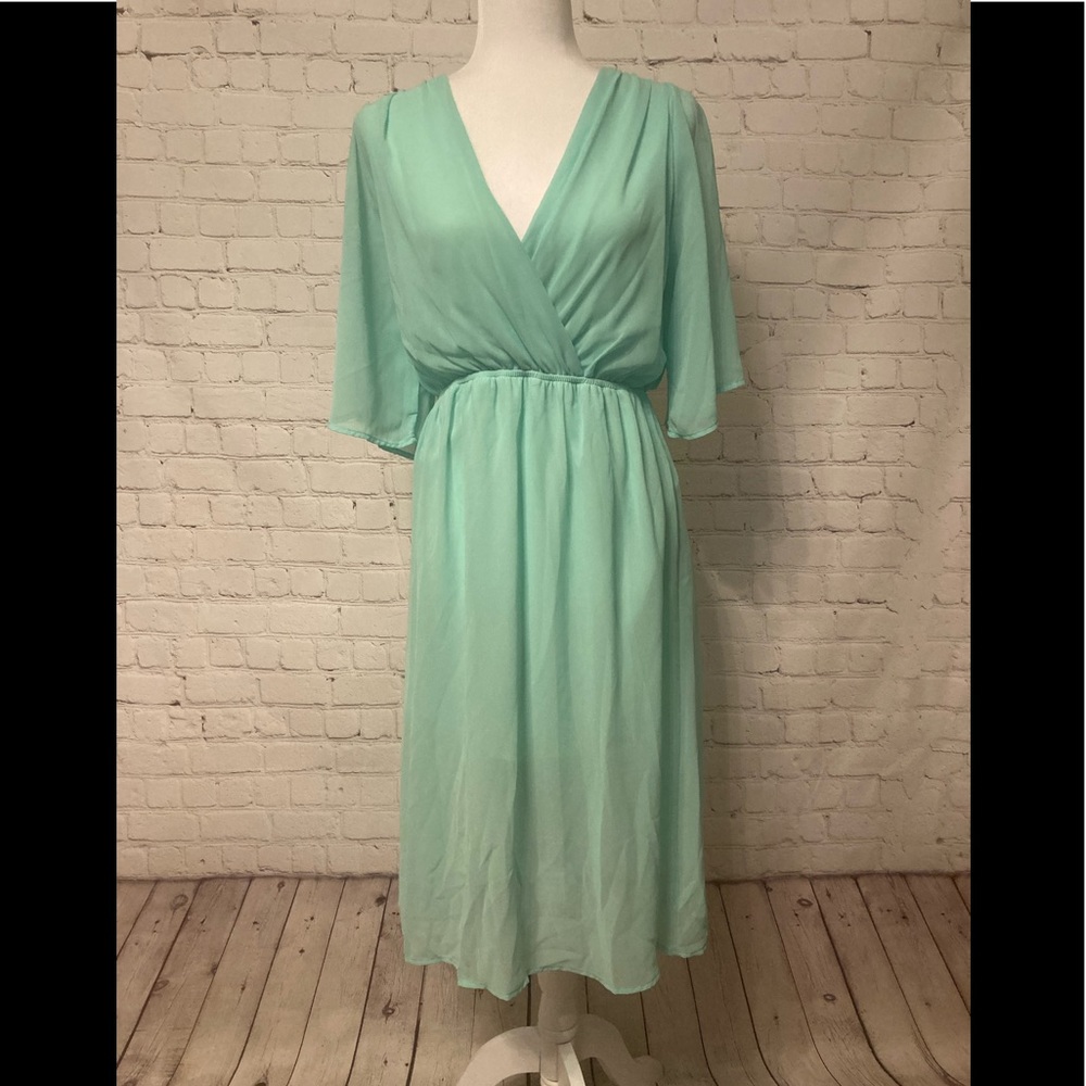 Woman’s Flowy Everly Dress Size L Seafoam Green